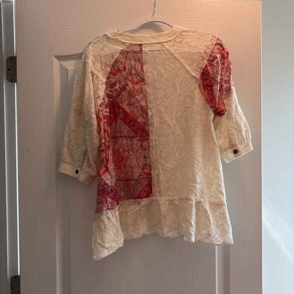NWOT POL BOHO Cream and Red Lace Mixed Media Top size Small Super Oversized - Picture 2 of 8